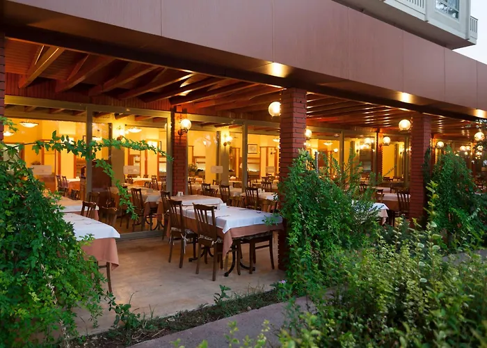 ホテル Incekum West