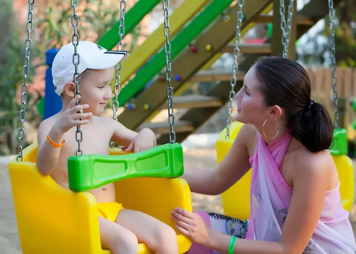 ホテル Incekum West 4*